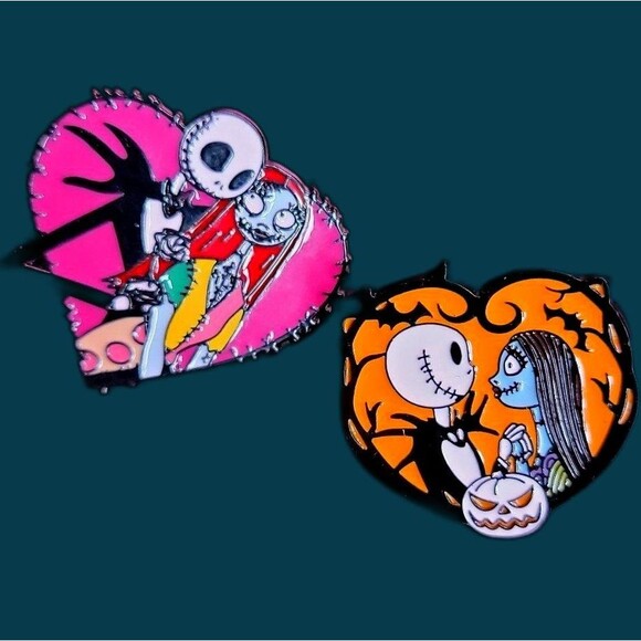 Nightmare Before‎ Christmas heart enamel pins jack and sally nmbc - Picture 1 of 2